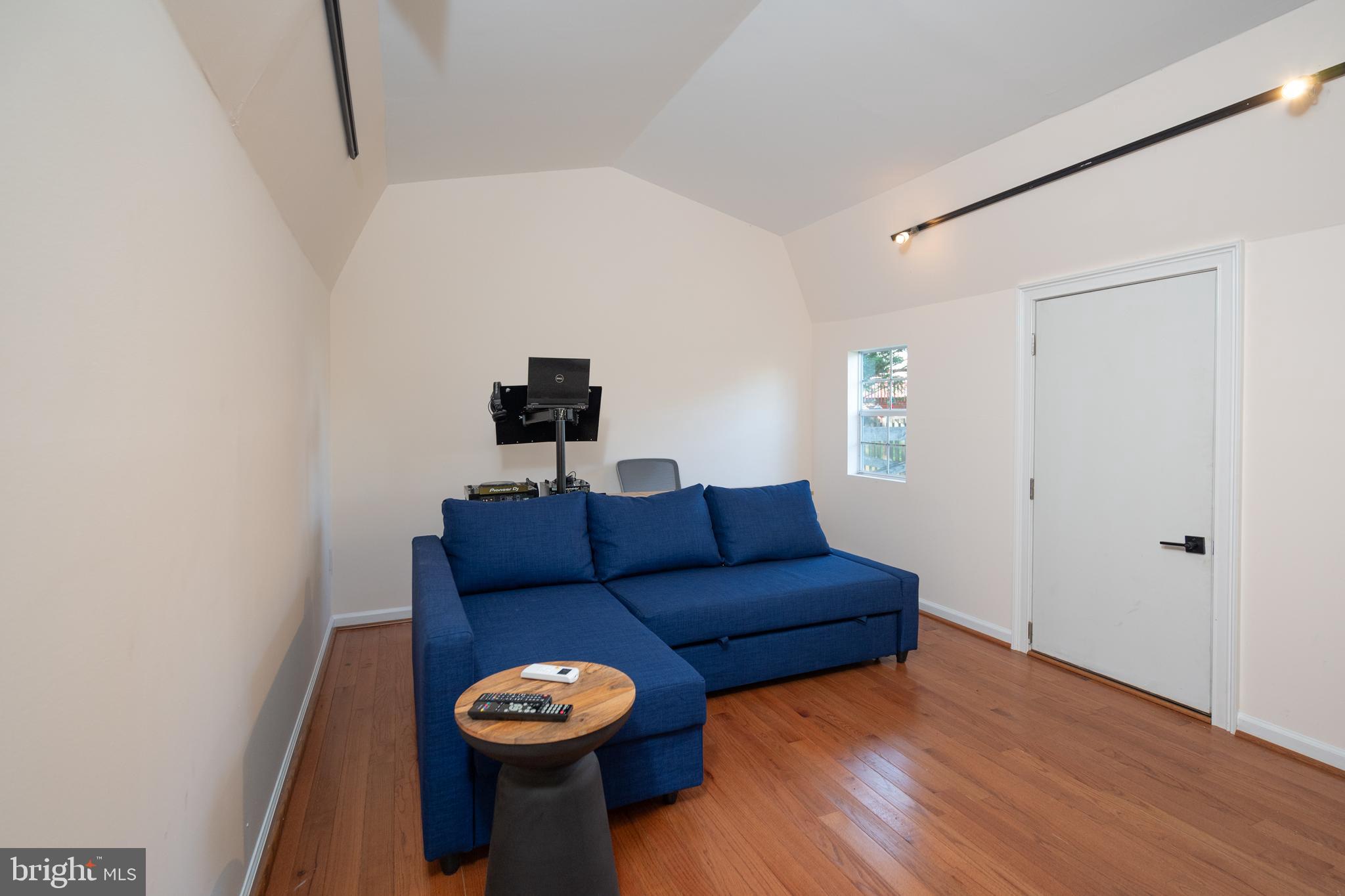 4521 Cub Run Road Chantilly, VA 20151 - Photo 30 of 43 SHED/OFFICE/RETREAT 2