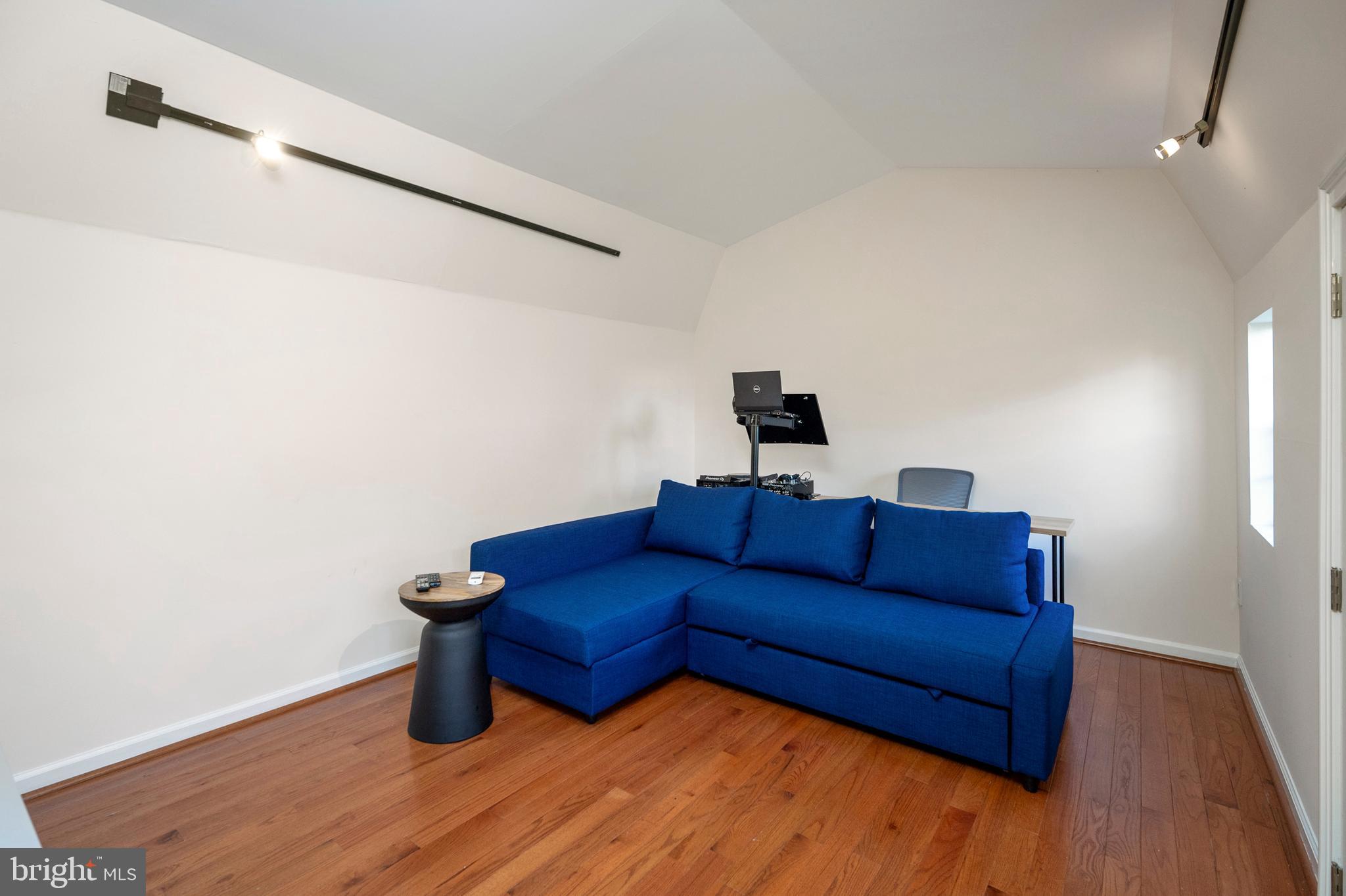 4521 Cub Run Road Chantilly, VA 20151 - Photo 31 of 43 SHED/OFFICE/RETREAT 3