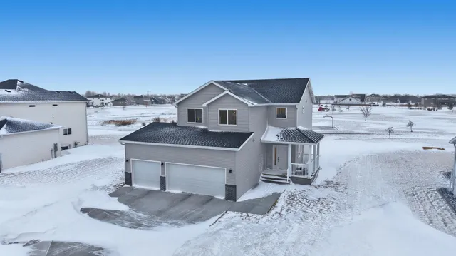 $585,000 | 4766 34th Street South, Fargo, ND 58104