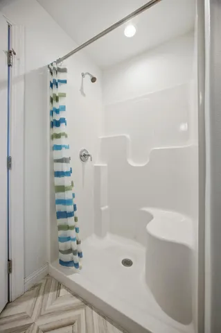 $585,000 | 4766 34th Street South, Fargo, ND 58104