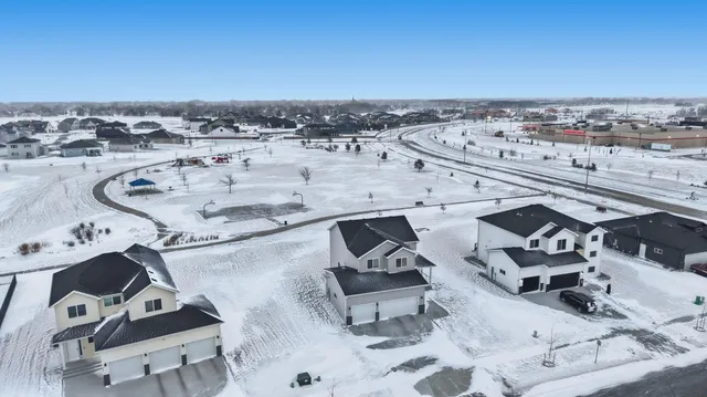 $585,000 | 4766 34th Street South, Fargo, ND 58104