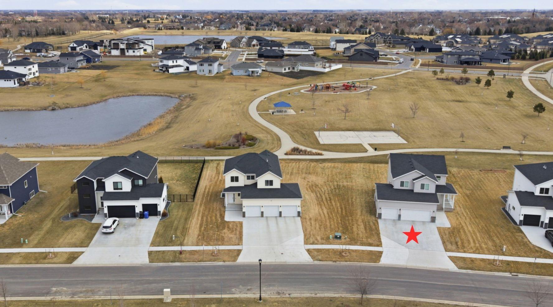 4766 34th Street South Fargo, ND 58104 - Photo 4 of 42