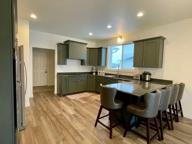 $585,000 | 4766 34th Street South, Fargo, ND 58104