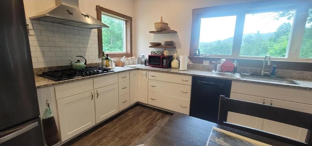 921 Roxbury Road Mexico, ME 04257 - Photo 14 of 56 Screenshot_20260406_184203_Flexmls Pro