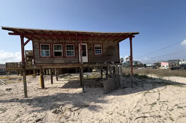 $195,000 | 222 Jettyview Road, Freeport, TX 77541