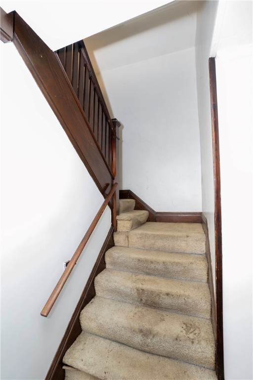 941 Dewey Avenue Rochester, NY 14613 - Photo 13 of 33