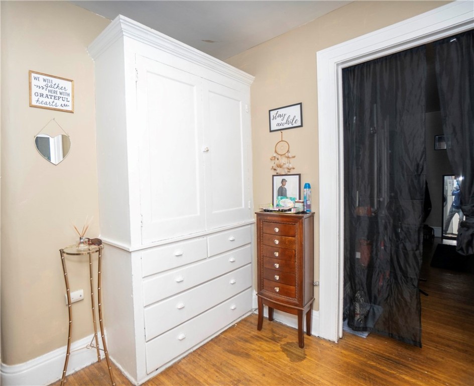 941 Dewey Avenue Rochester, NY 14613 - Photo 14 of 33