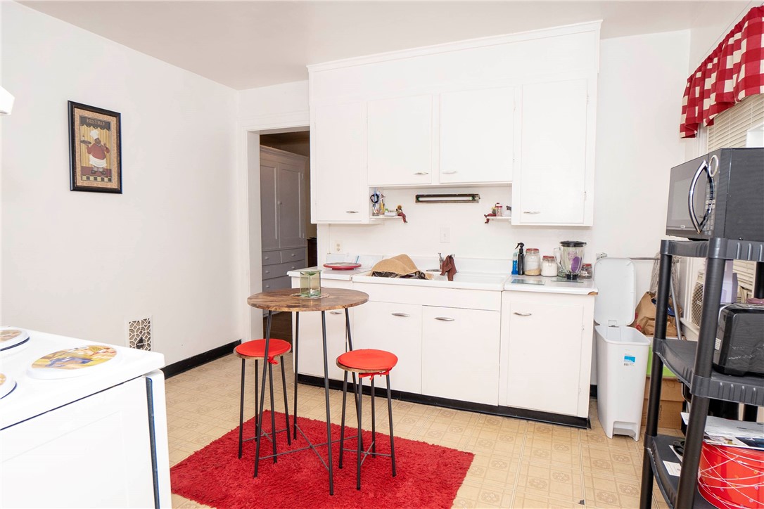 941 Dewey Avenue Rochester, NY 14613 - Photo 19 of 33