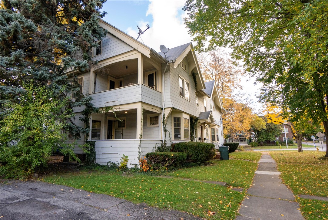 941 Dewey Avenue Rochester, NY 14613 - Photo 5 of 33