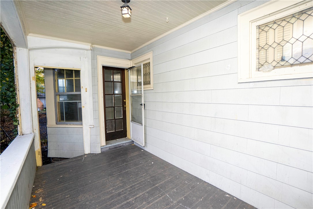 941 Dewey Avenue Rochester, NY 14613 - Photo 6 of 33