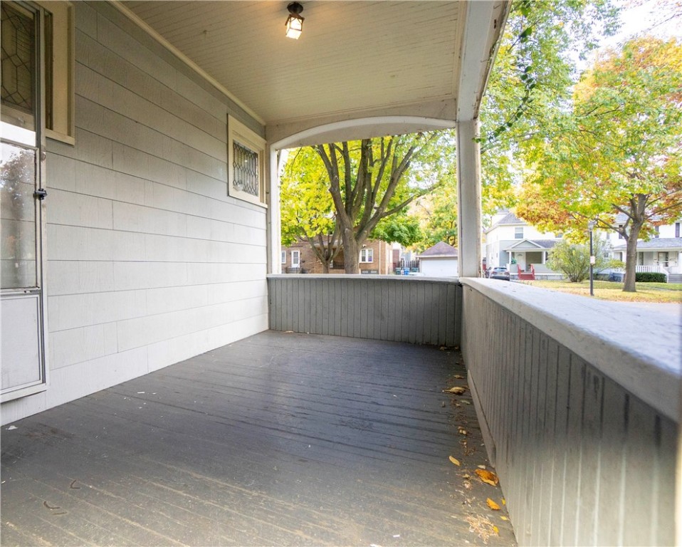 941 Dewey Avenue Rochester, NY 14613 - Photo 7 of 33