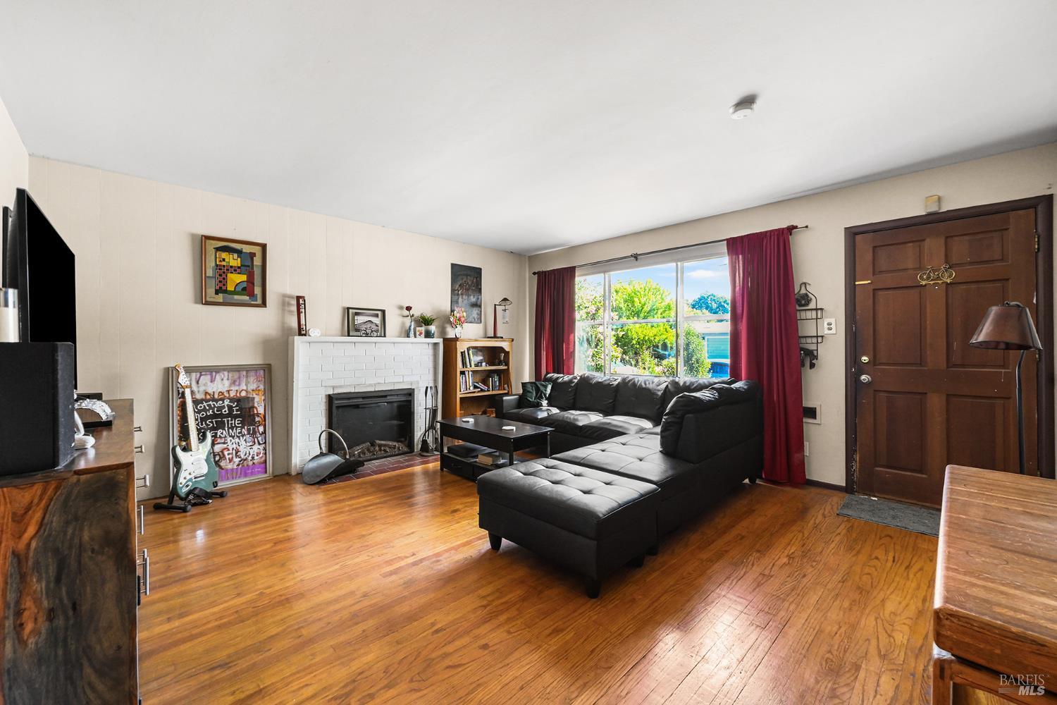 613 Ashbury Avenue Santa Rosa, CA 95404 - Photo 5 of 29