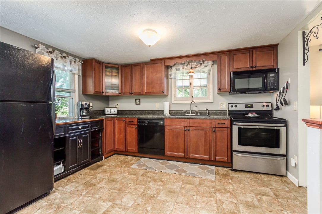 1407 Ridge Road Ontario, NY 14519 - Photo 11 of 25