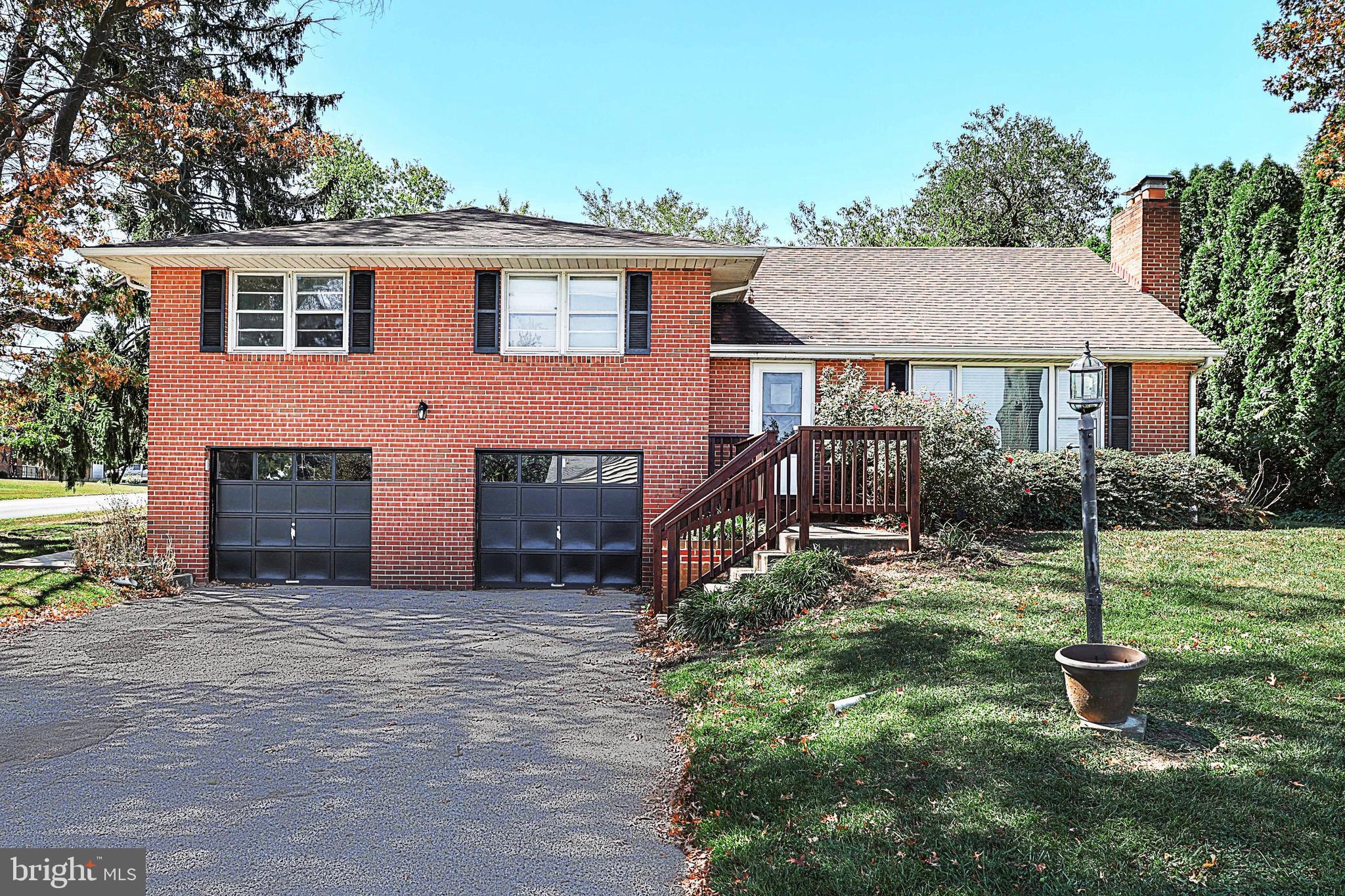 1796 Crescent Road York, PA 17403 - Photo 1 of 34