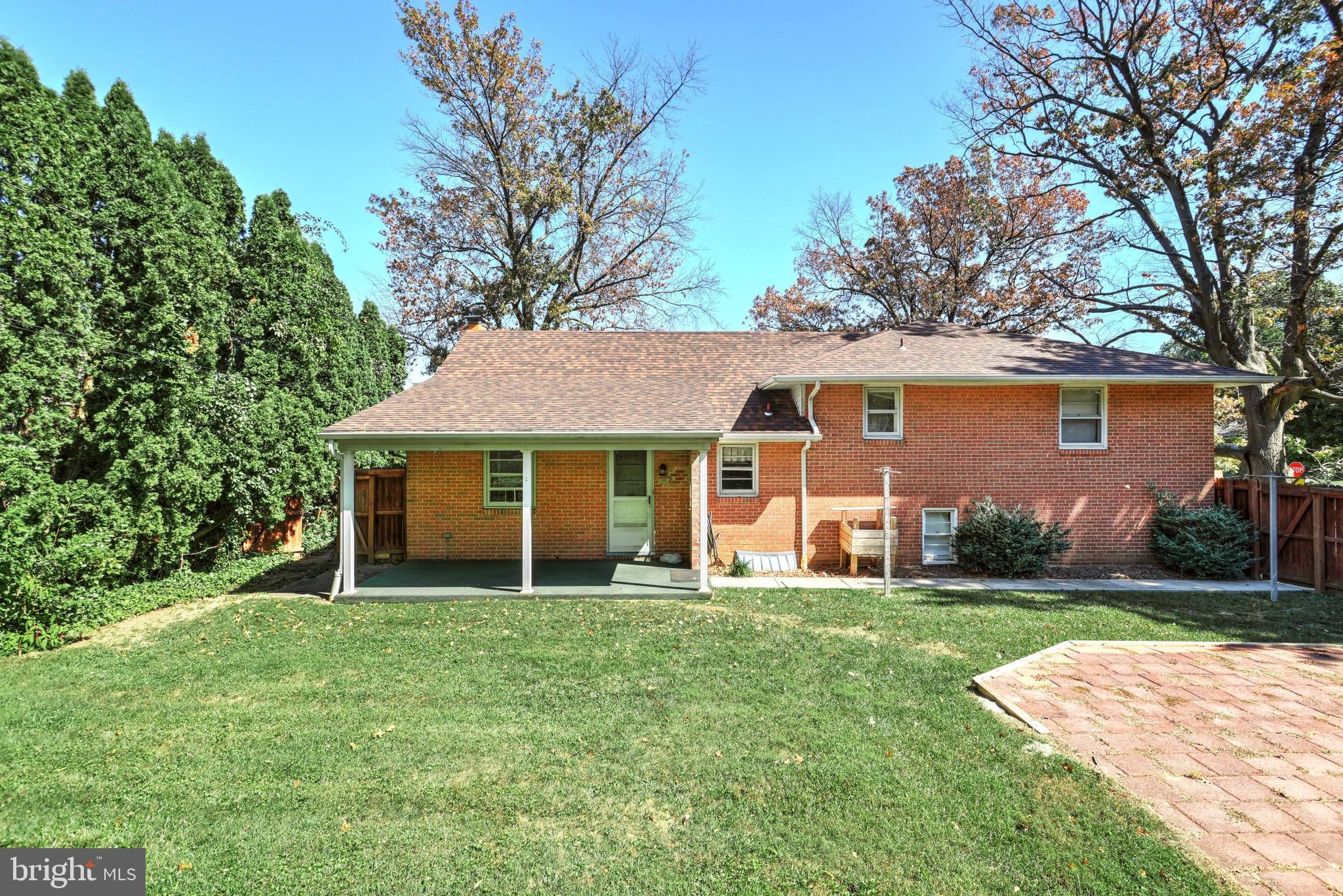 1796 Crescent Road York, PA 17403 - Photo 7 of 34