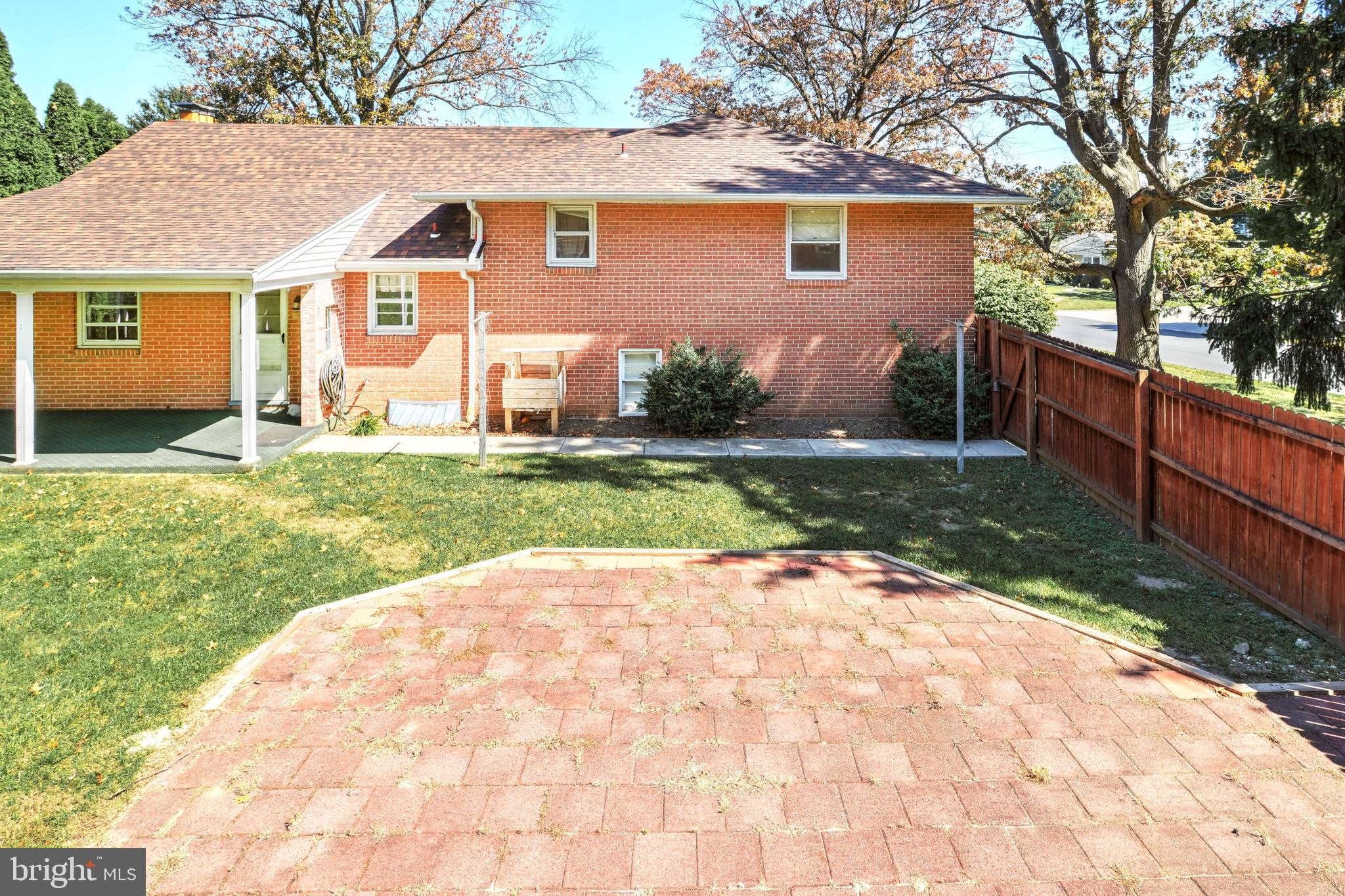 1796 Crescent Road York, PA 17403 - Photo 9 of 34