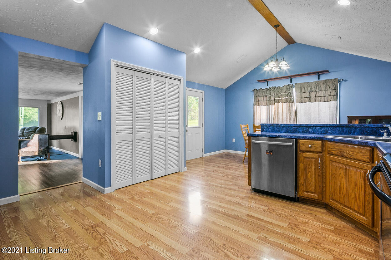 4167 Webb Road Simpsonville, KY 40067 - Photo 22 of 47 Kitchen