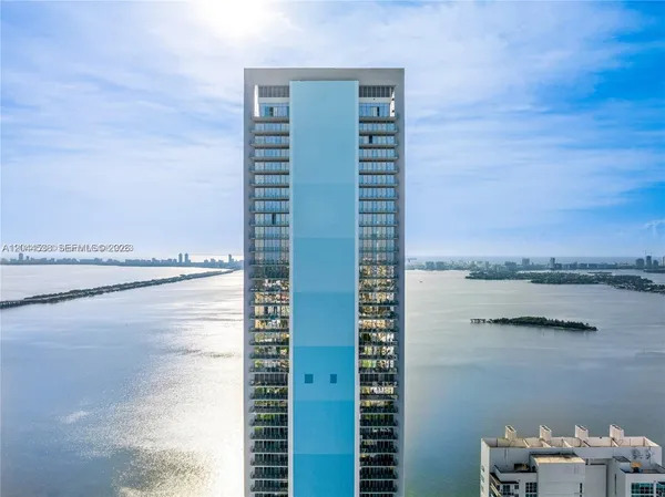 $8,800 | 700 Northeast 26th Terrace, Unit 3005, Miami, FL 33137