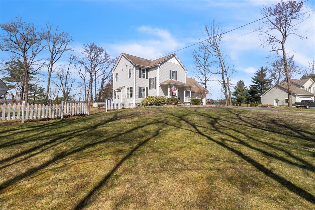 467 Springdale Road Westfield, MA 01085 - Photo 3 of 42 Gallery Image 3