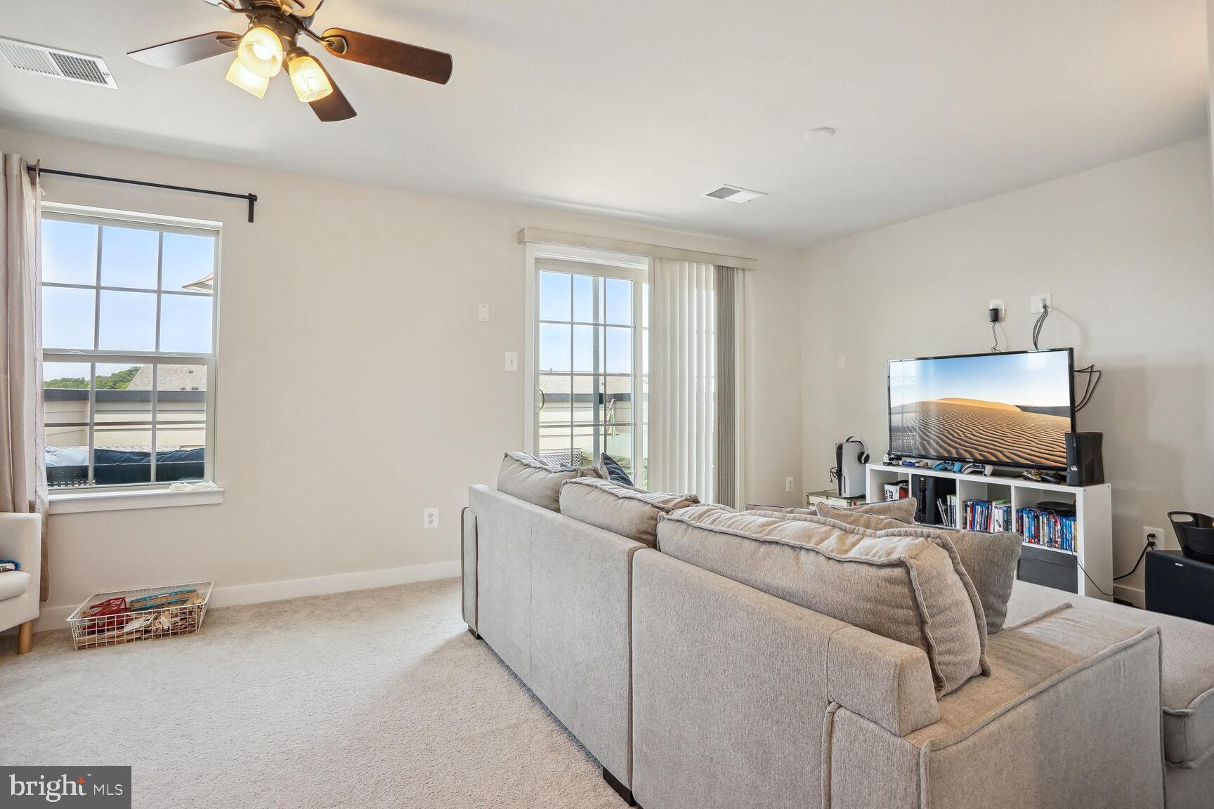 18110 Red Cedar Road Dumfries, VA 22026 - Photo 18 of 26 Gallery Image 18