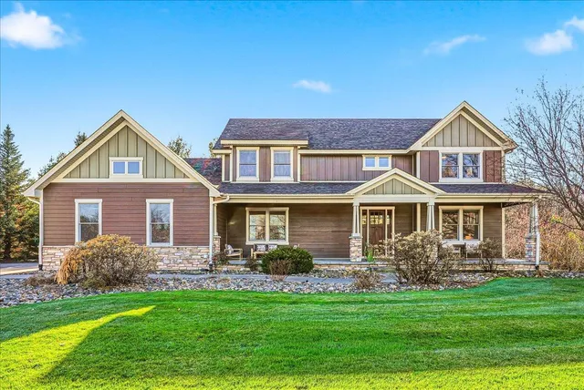 $1,245,000 | 741 Mount Curve Chase, Hudson, WI 54016