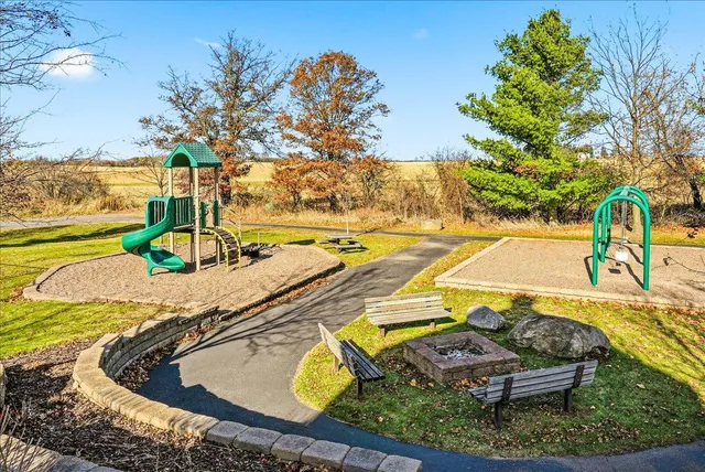 $1,245,000 | 741 Mount Curve Chase, Hudson, WI 54016