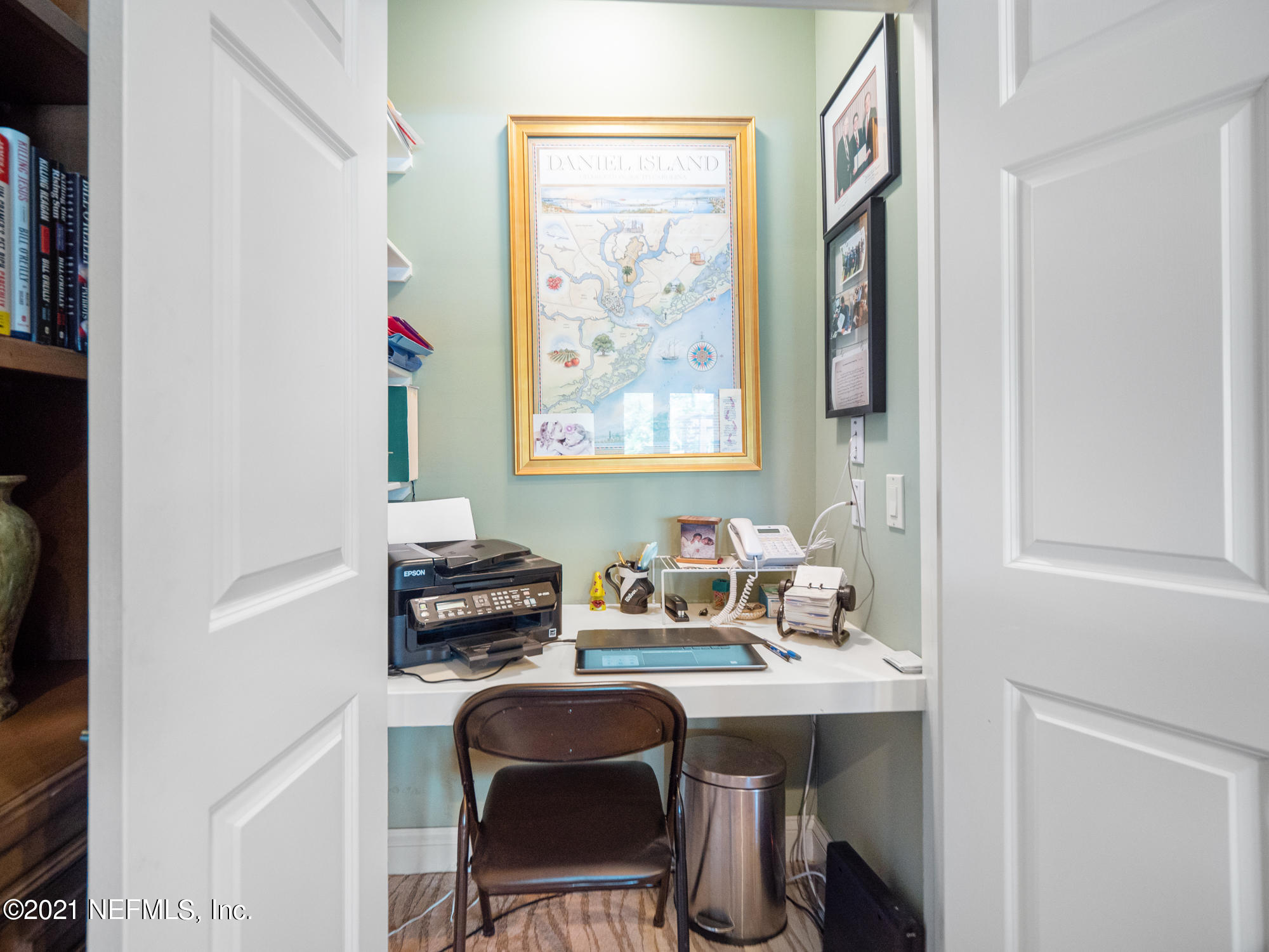 8270 Hunters Grove Road Jacksonville, FL 32256 - Photo 24 of 76 Hidden Work Station