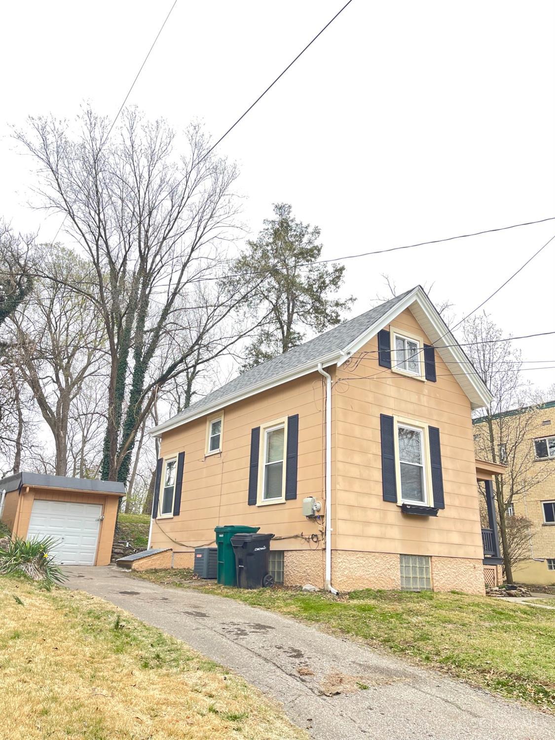 5616 Lester Road Cincinnati, OH 45213 - Photo 3 of 23