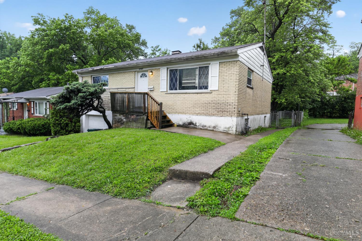 2945 Aquadale Lane Cincinnati, OH 45211 - Photo 1 of 30