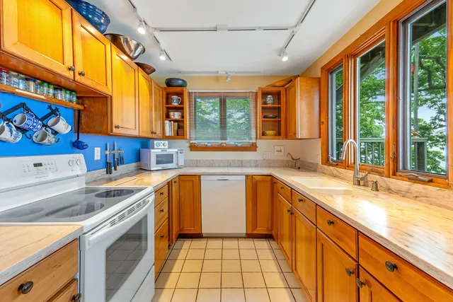 $1,075,000 | 71 Merganser Way, Freeport, ME 04032