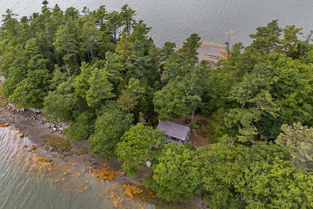 $1,075,000 | 71 Merganser Way, Freeport, ME 04032