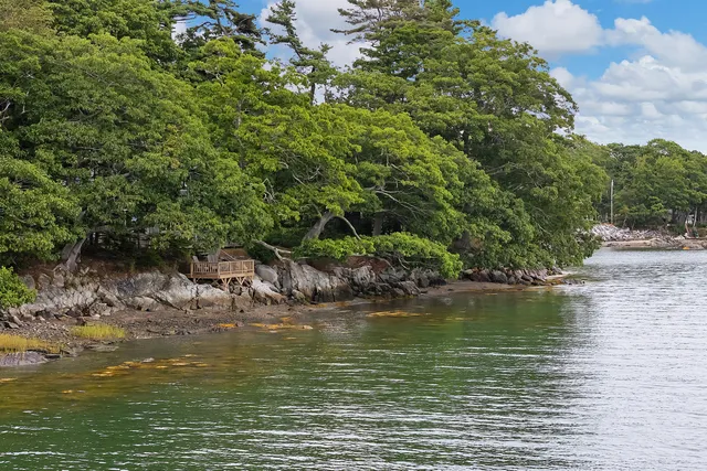 $1,075,000 | 71 Merganser Way, Freeport, ME 04032