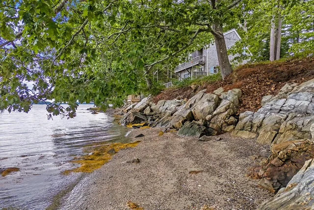 $1,075,000 | 71 Merganser Way, Freeport, ME 04032
