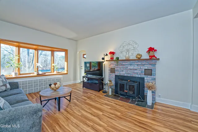 $367,900 | 523 Highway 146, Guilderland, NY 12009