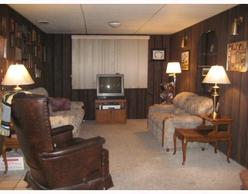 1713 Roosevelt Road Sewickley, PA 15143 - Photo 5 of 10 Den/Family/Great Room.