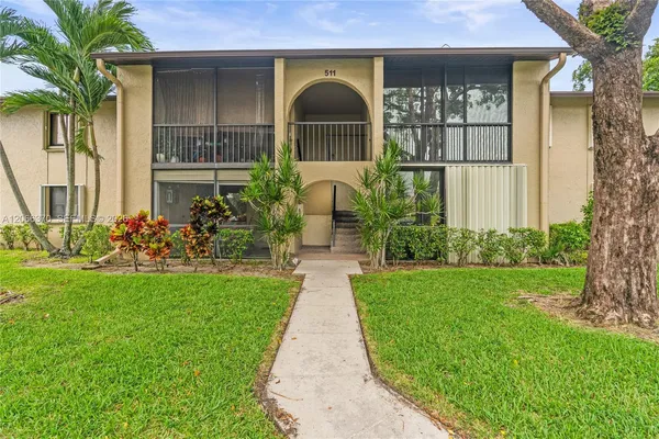$199,900 | 511 Shady Pine Way, Unit D1, Greenacres, FL 33415