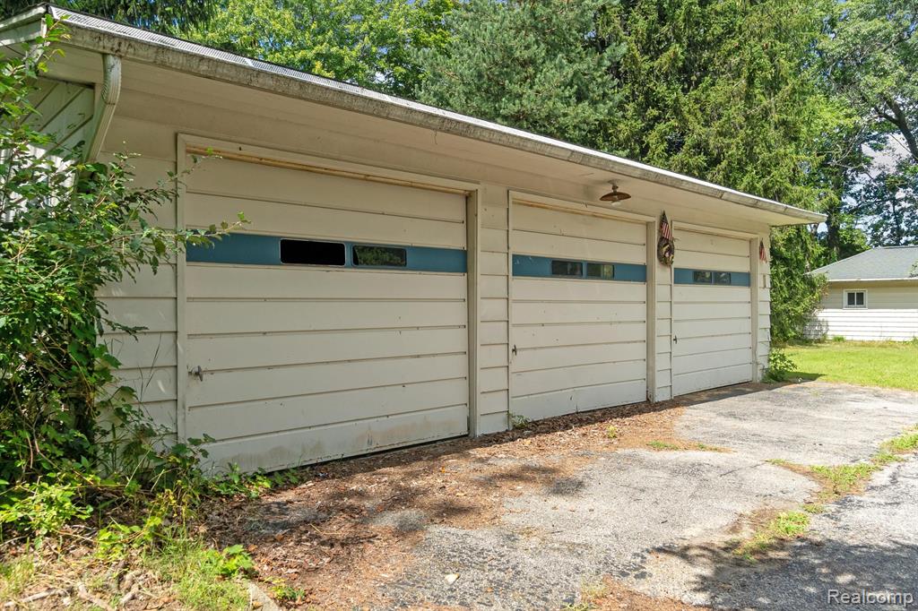 2296 Grove Park Road Fenton, MI 48430 - Photo 49 of 49