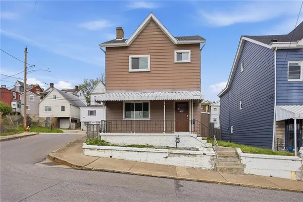 $2,100 | 720 Mary Street, McKees Rocks, PA 15136