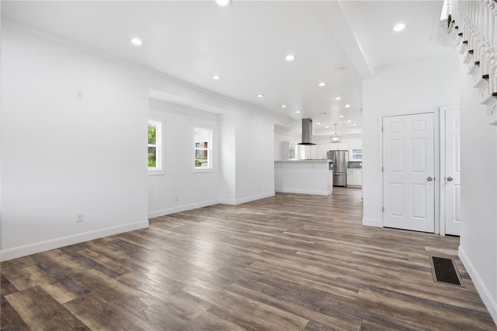 720 Mary Street McKees Rocks, PA 15136 - Photo 3 of 11