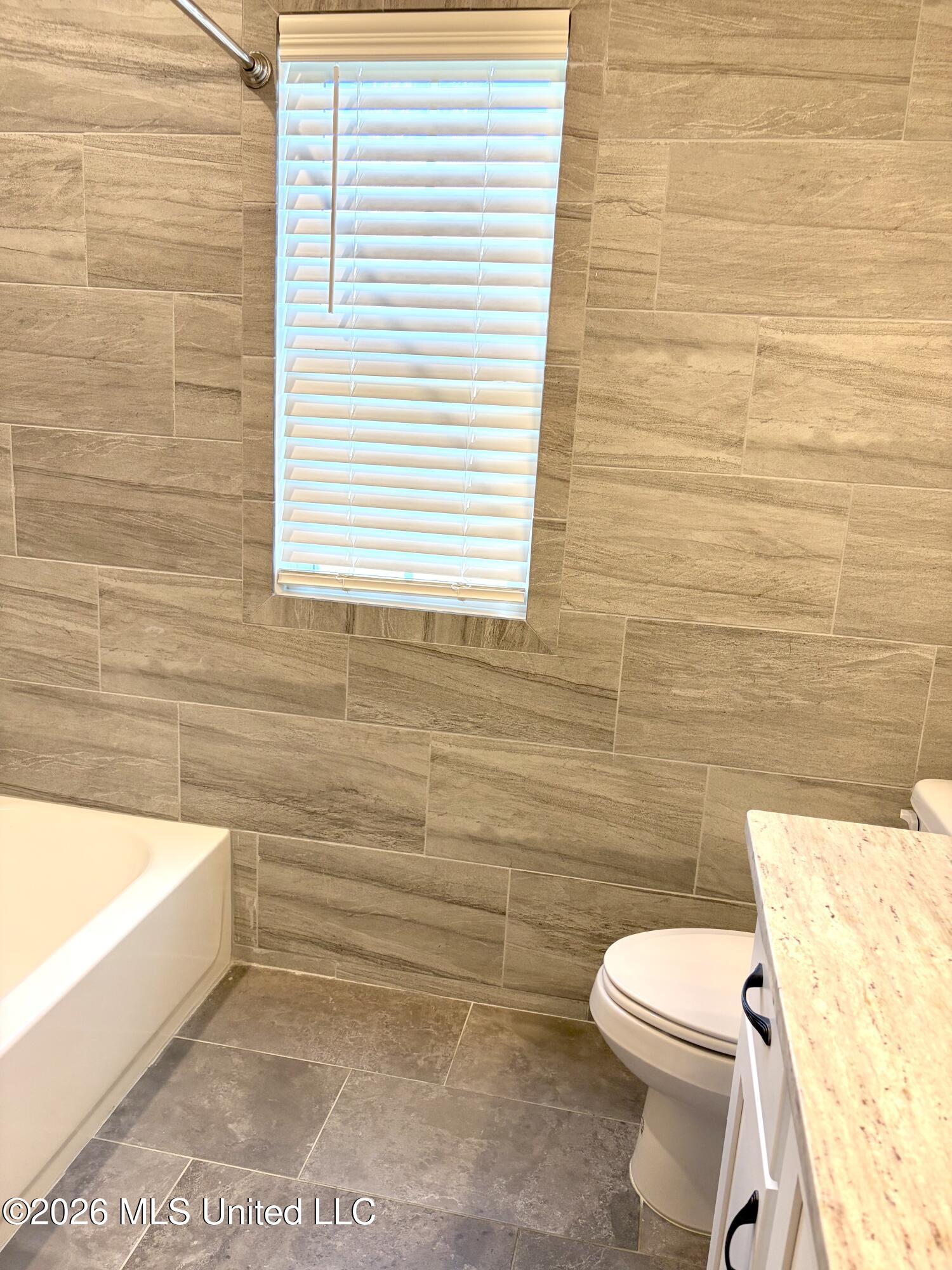 1657 Carlee Drive Hernando, MS 38632 - Photo 24 of 31 Bathroom 2