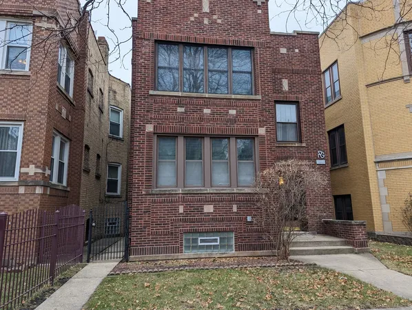 $1,995 | 5650 North Spaulding Avenue, Unit 2, Chicago, IL 60659