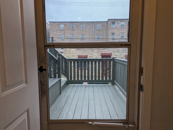 $1,995 | 5650 North Spaulding Avenue, Unit 2, Chicago, IL 60659