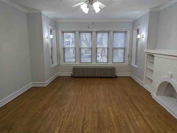$1,995 | 5650 North Spaulding Avenue, Unit 2, Chicago, IL 60659
