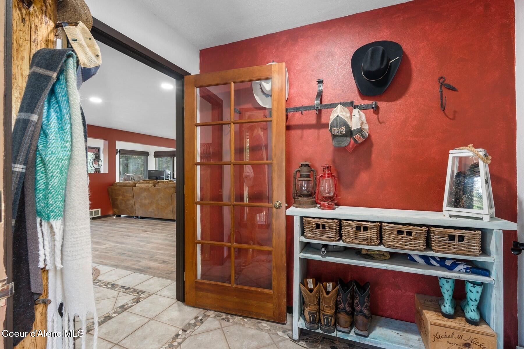 774 Mountain Creek Road Sandpoint, ID 83864 - Photo 4 of 64 04