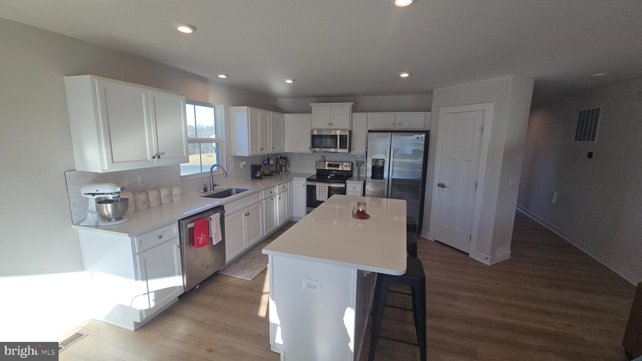 263 Hydro Road Inwood, WV 25428 - Photo 16 of 47 Kitchen