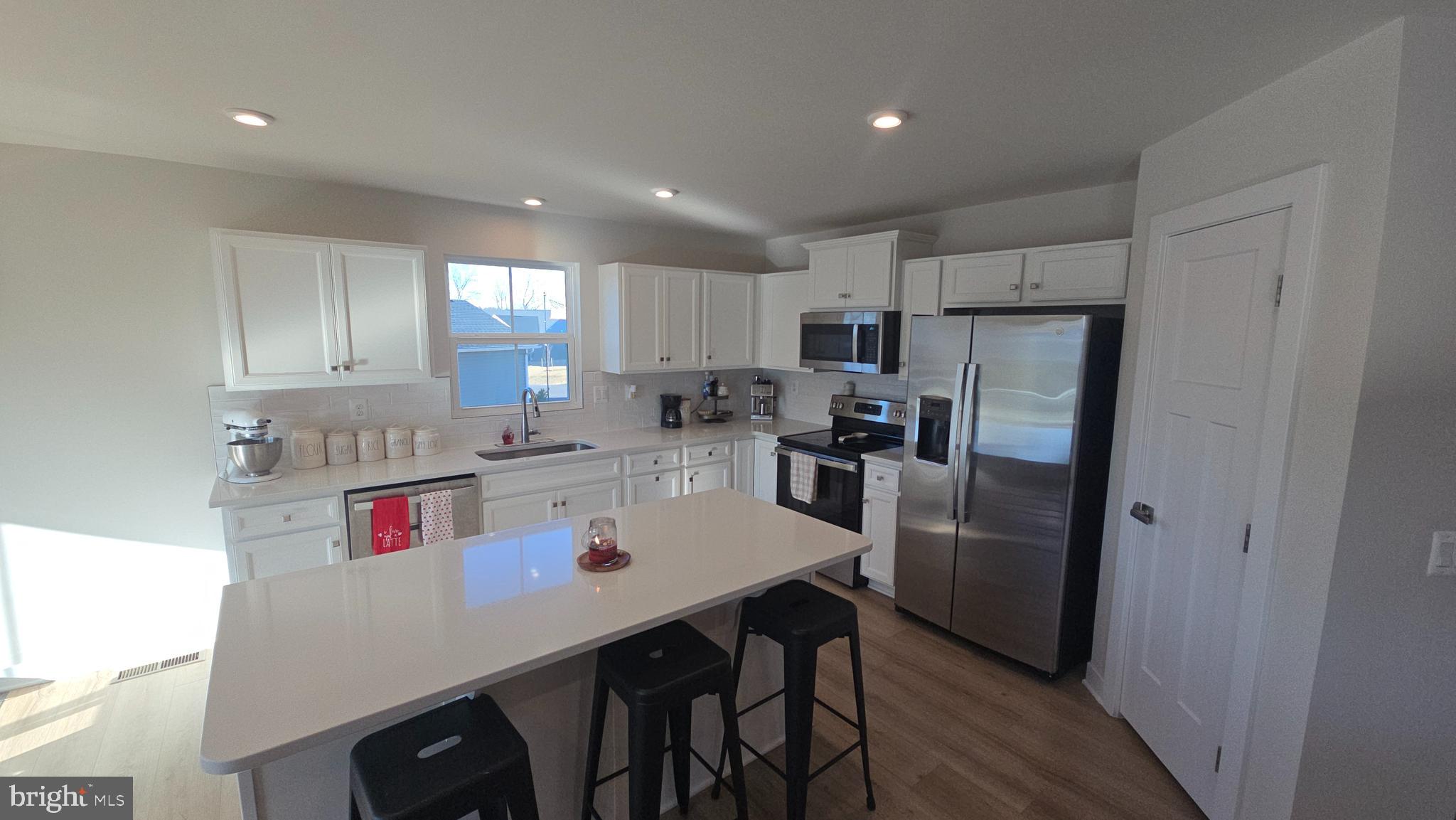 263 Hydro Road Inwood, WV 25428 - Photo 17 of 47 Kitchen