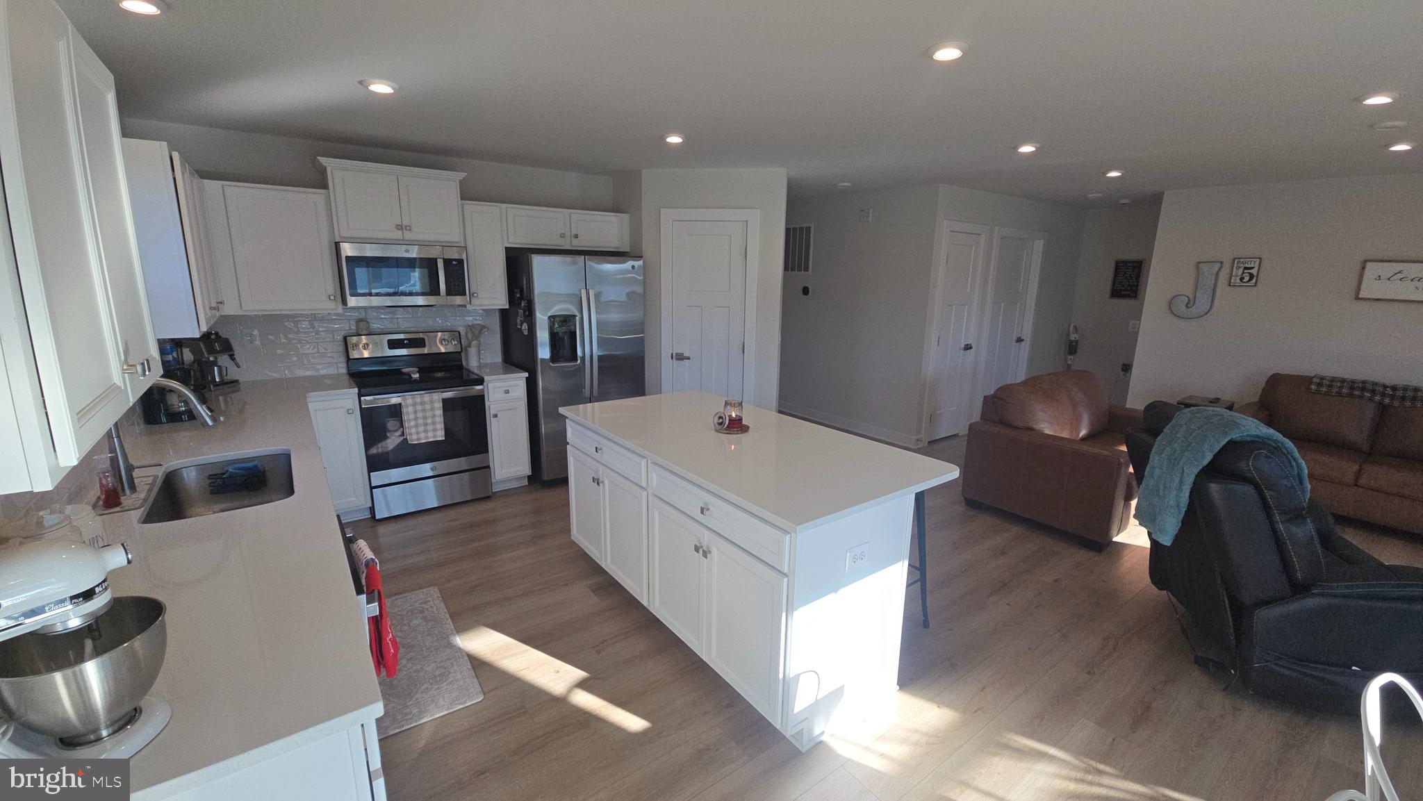 263 Hydro Road Inwood, WV 25428 - Photo 18 of 47 Kitchen