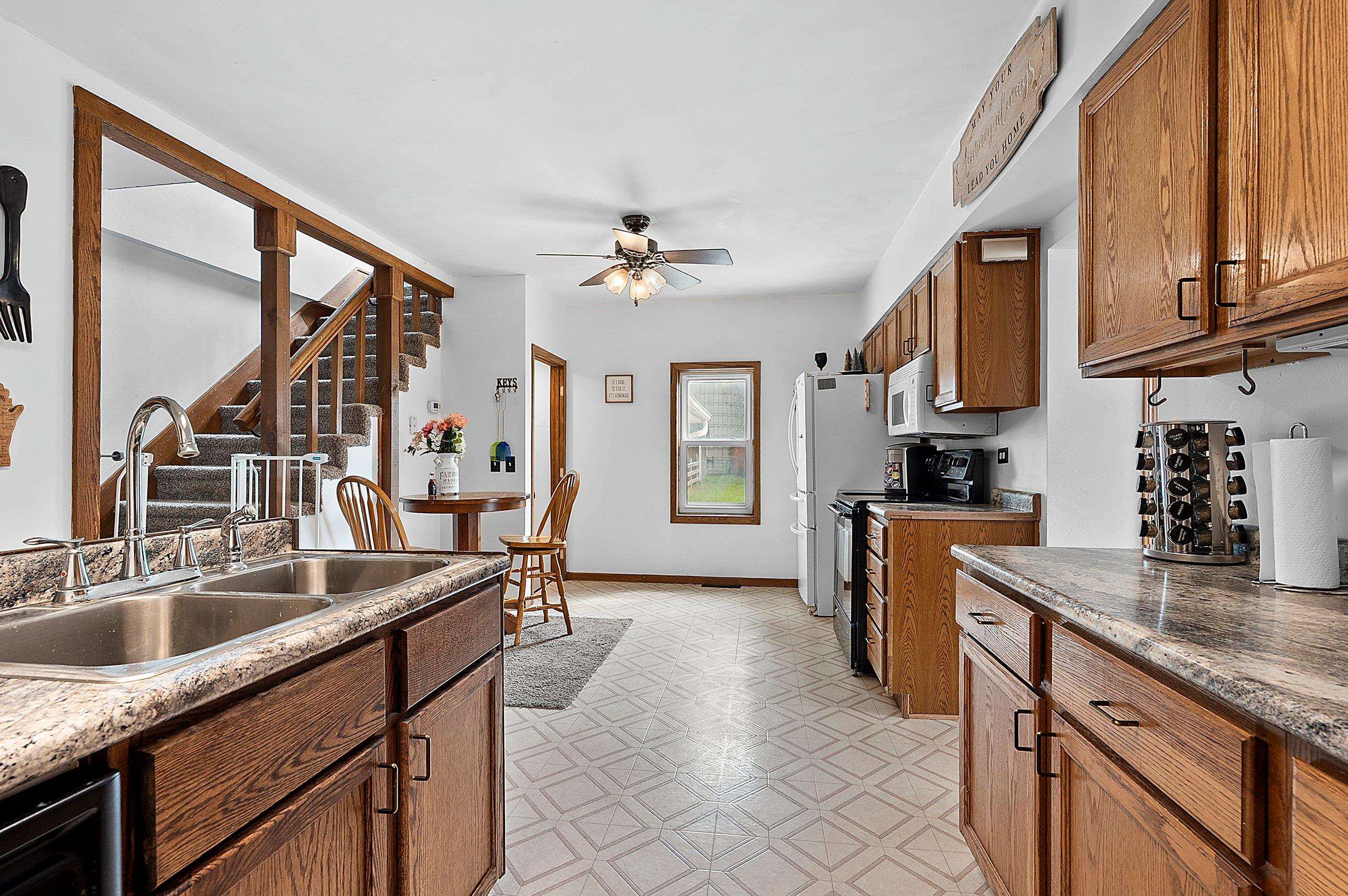 W10057 Baler Road Hortonville, WI 54944 - Photo 7 of 73 Gallery Image 7