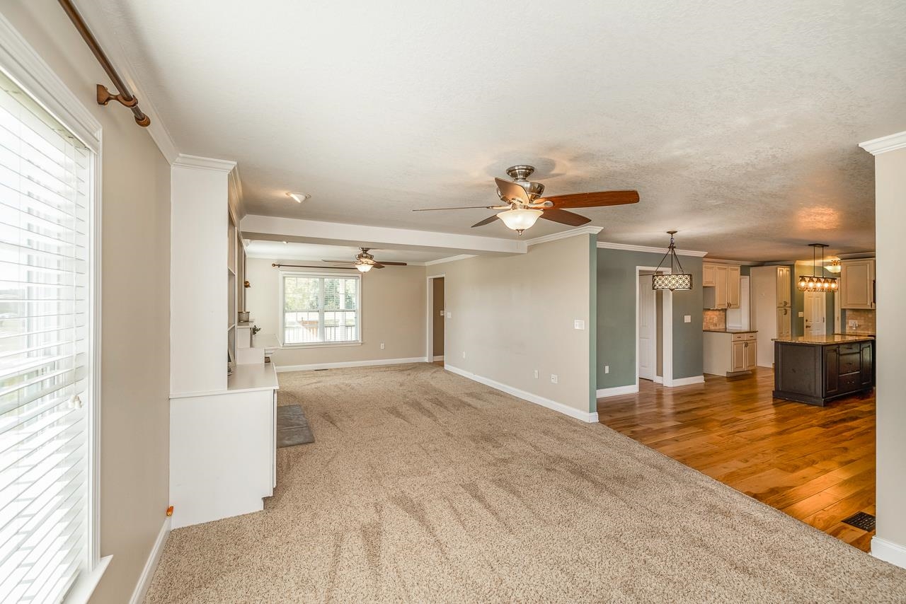 412 Pond Cove Court Inman, SC 29349 - Photo 4 of 27 Gallery Image 4