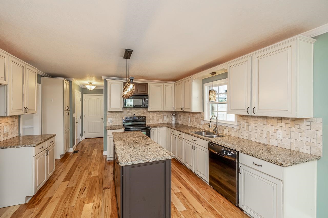 412 Pond Cove Court Inman, SC 29349 - Photo 8 of 27 Gallery Image 8